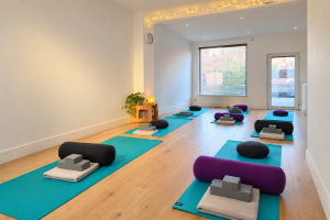 Small Group yoga alsage